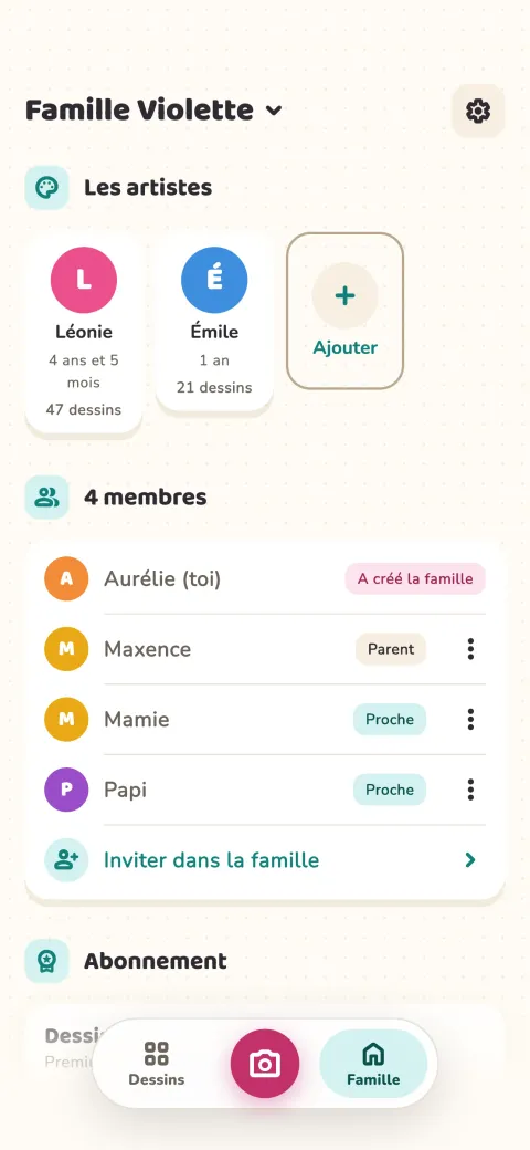 La famille : les enfants, le code d'invitation pour les grands-parents et les membres